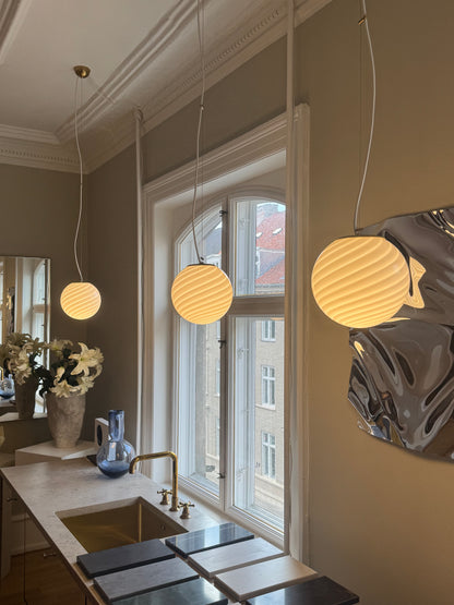 Rund Murano pendel i hvid swirl, 20 cm