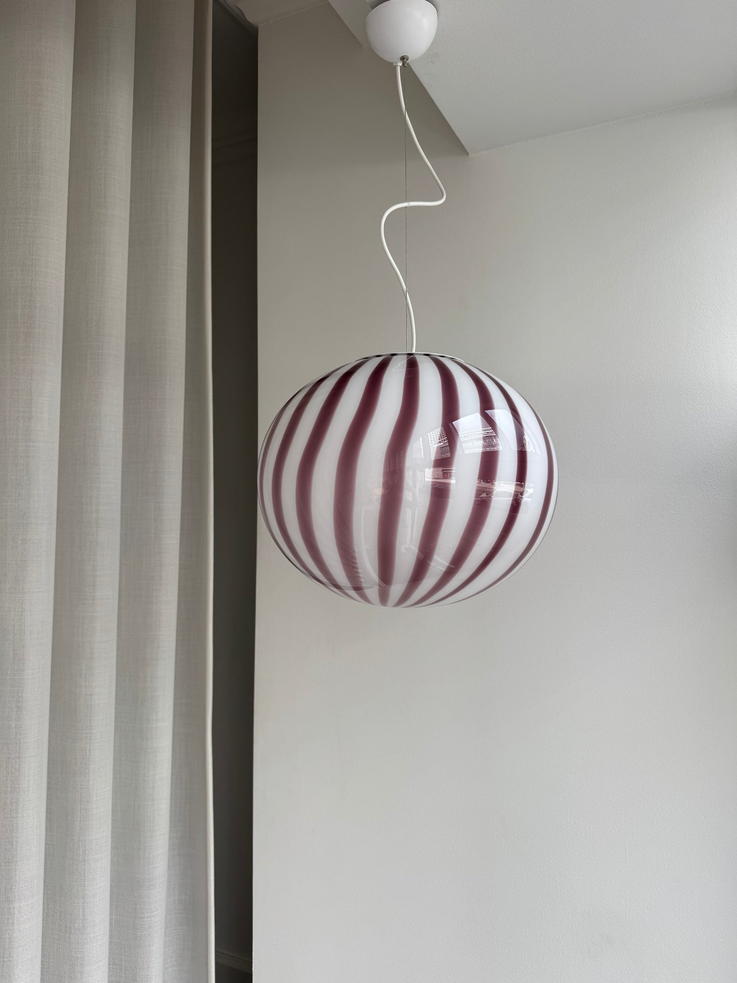 Oval filigree Murano ceiling lamp with purple swirl, 40 cm