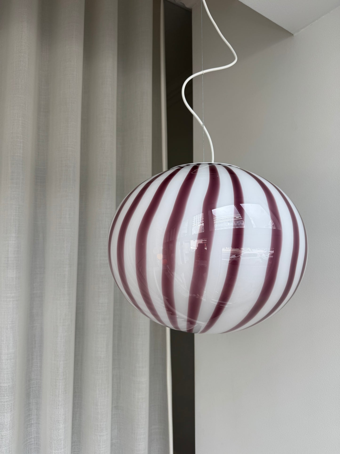 Oval filigree Murano ceiling lamp with purple swirl, 40 cm