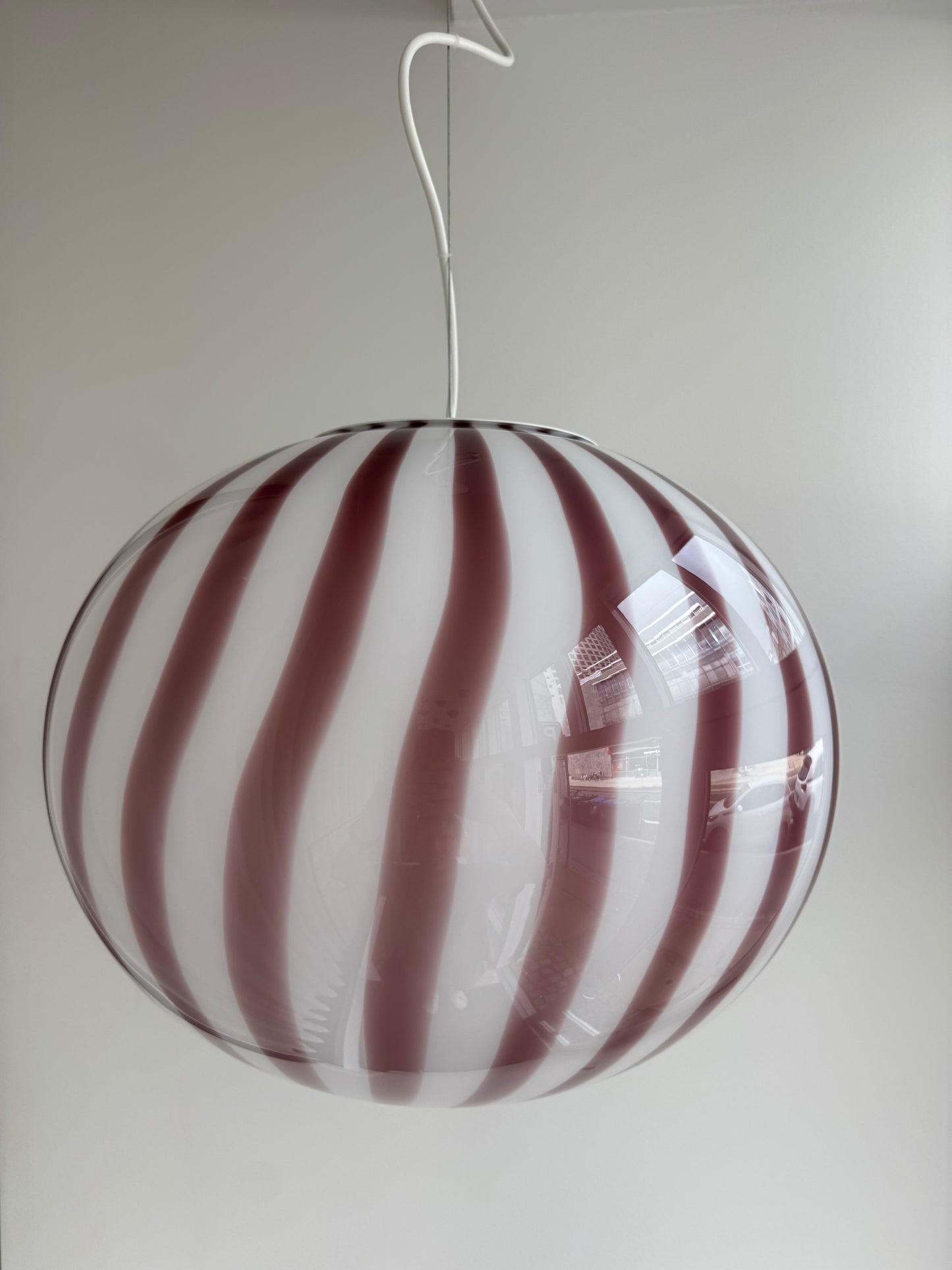 Oval filigree Murano ceiling lamp with purple swirl, 40 cm