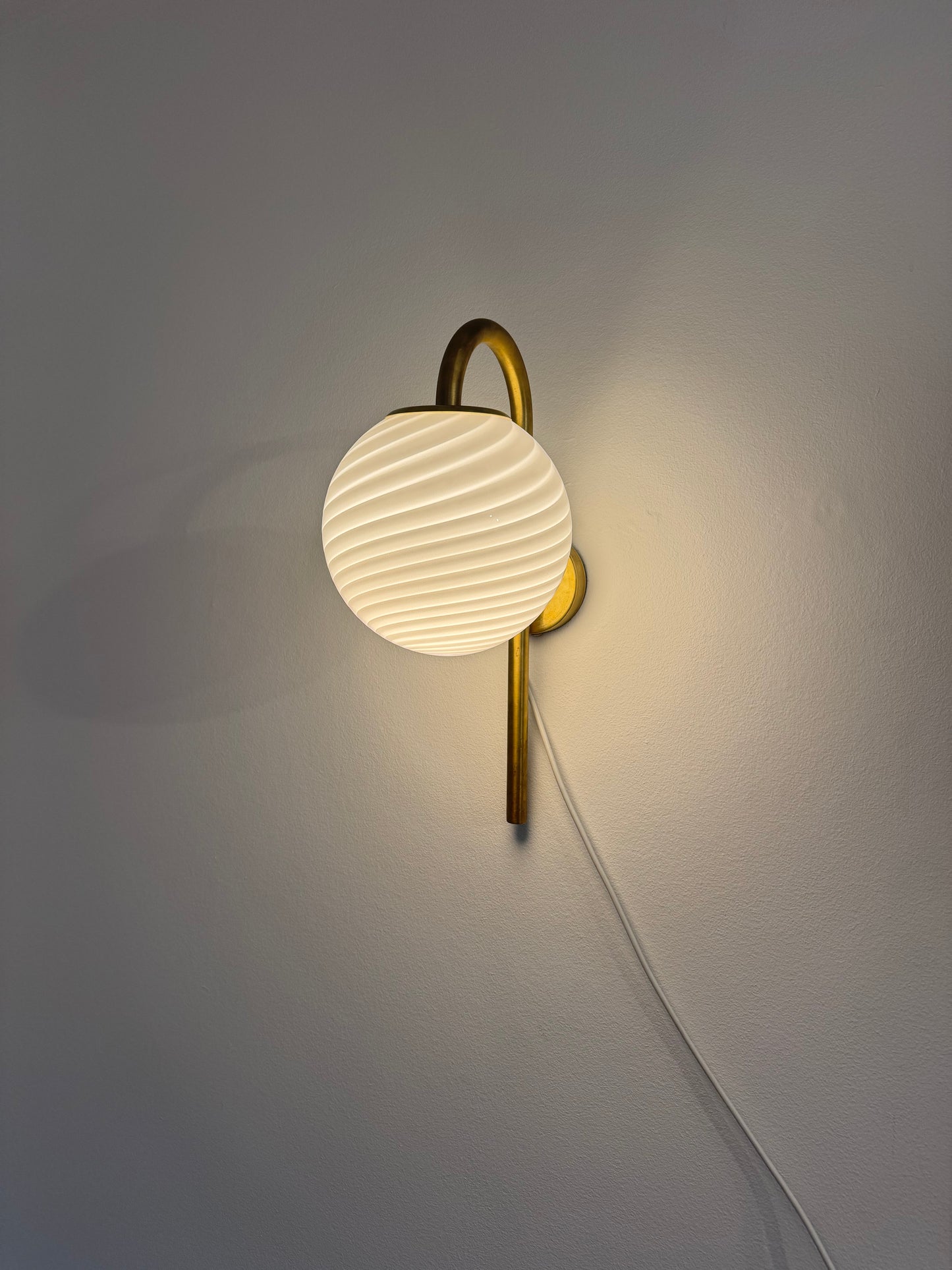 Murano væglampe i hvid klassisk swirl, 43 cm høj (På forespørgsel)