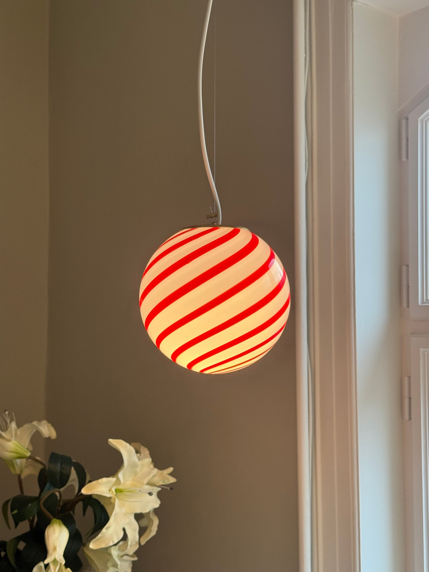 Murano candy pendel rød og hvid swirl, 20 cm (På forespørgsel)