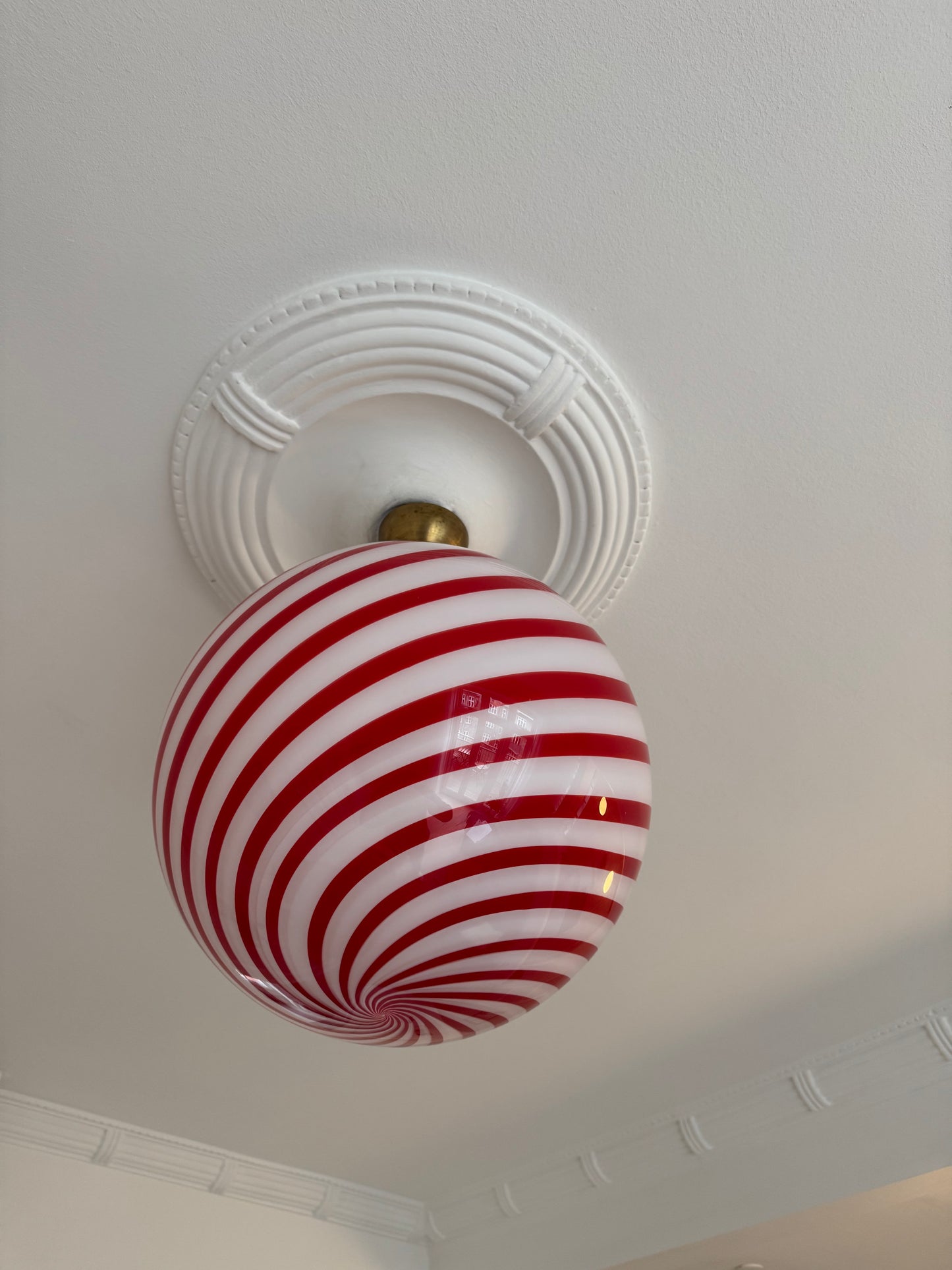 Smuk rød-stribet Murano pendel, 40 cm