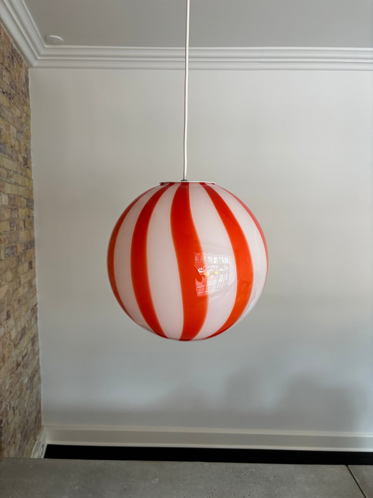 Murano pendant with orange/red vertical swirl, 30 cm