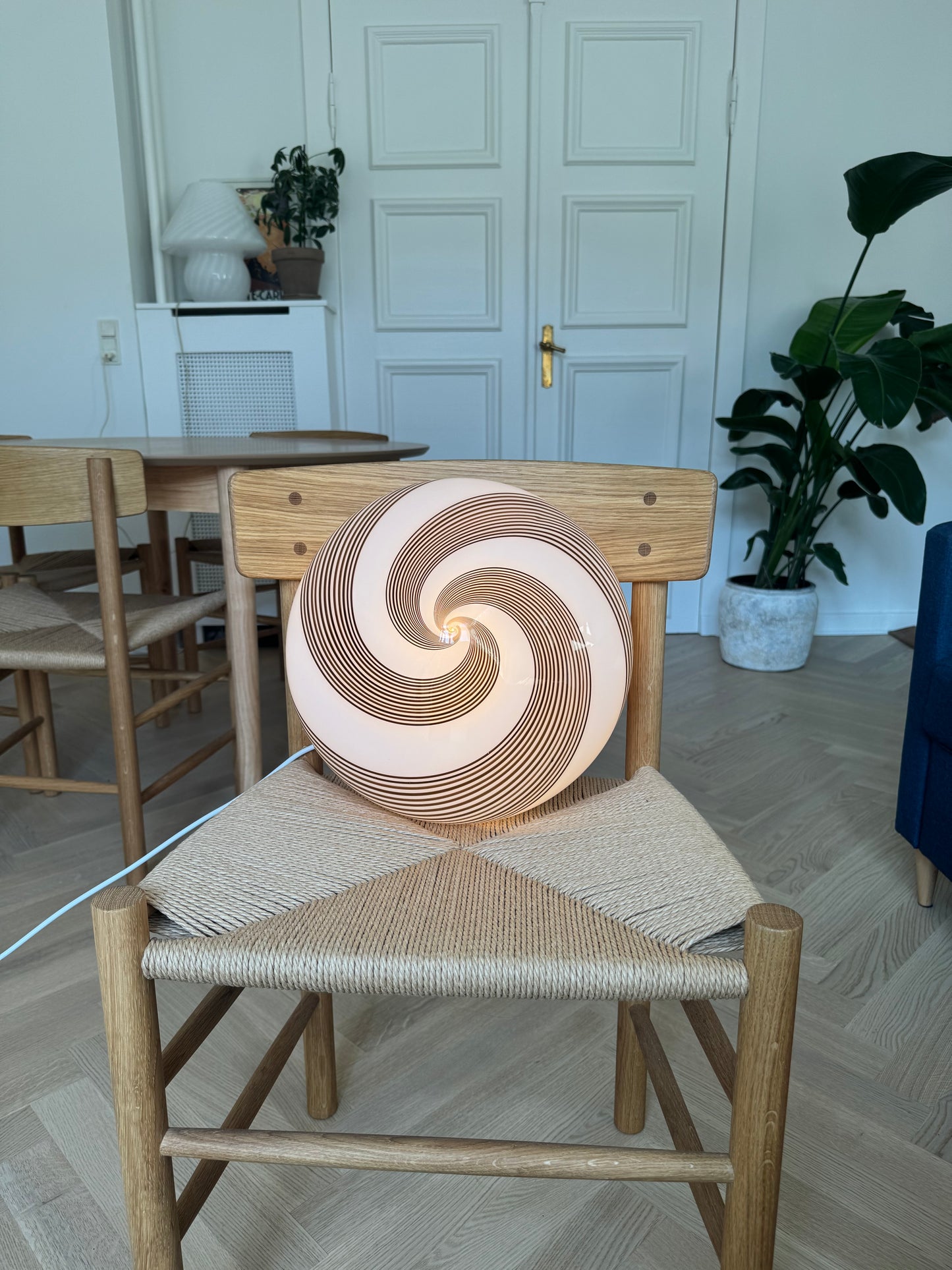 Tivoli plafond med brun swirl, 35 cm