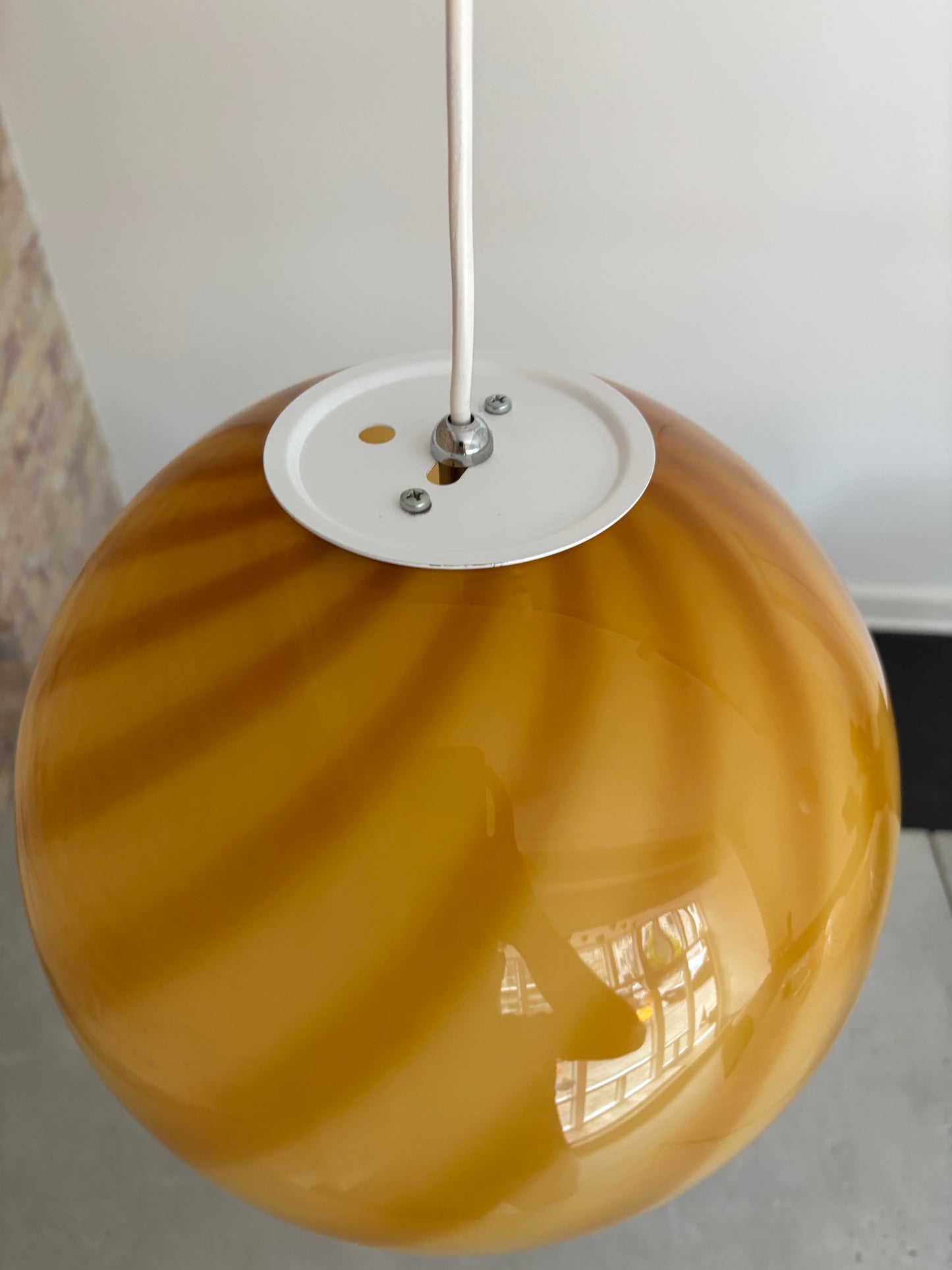 Murano pendant lamp with amber/dark yellow swirl, 30 cm