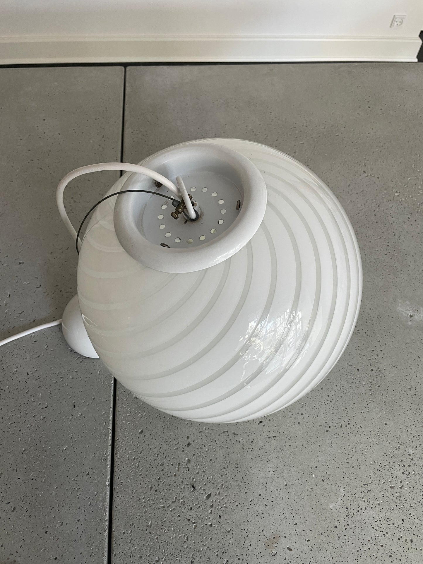 Round vintage Murano pendant lamp with white swirl, 30 cm
