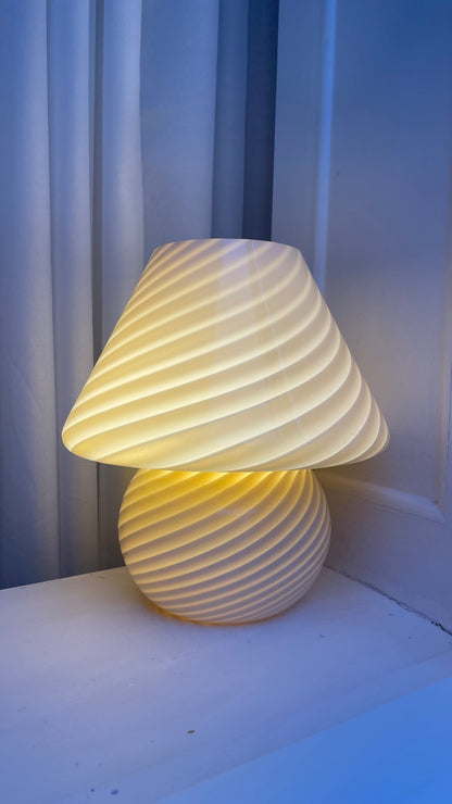 Murano mushroom with cream swirl, 26 cm