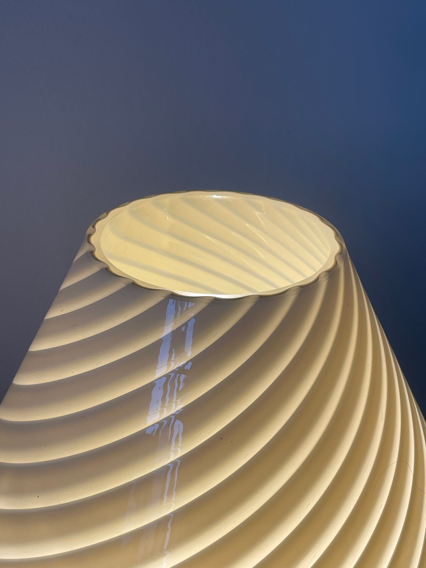 Murano mushroom med creme swirl, 26 cm