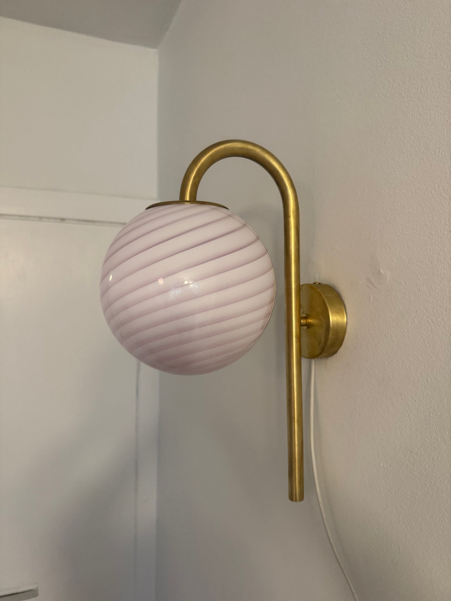Murano væglampe i lyserød swirl, 43 cm høj