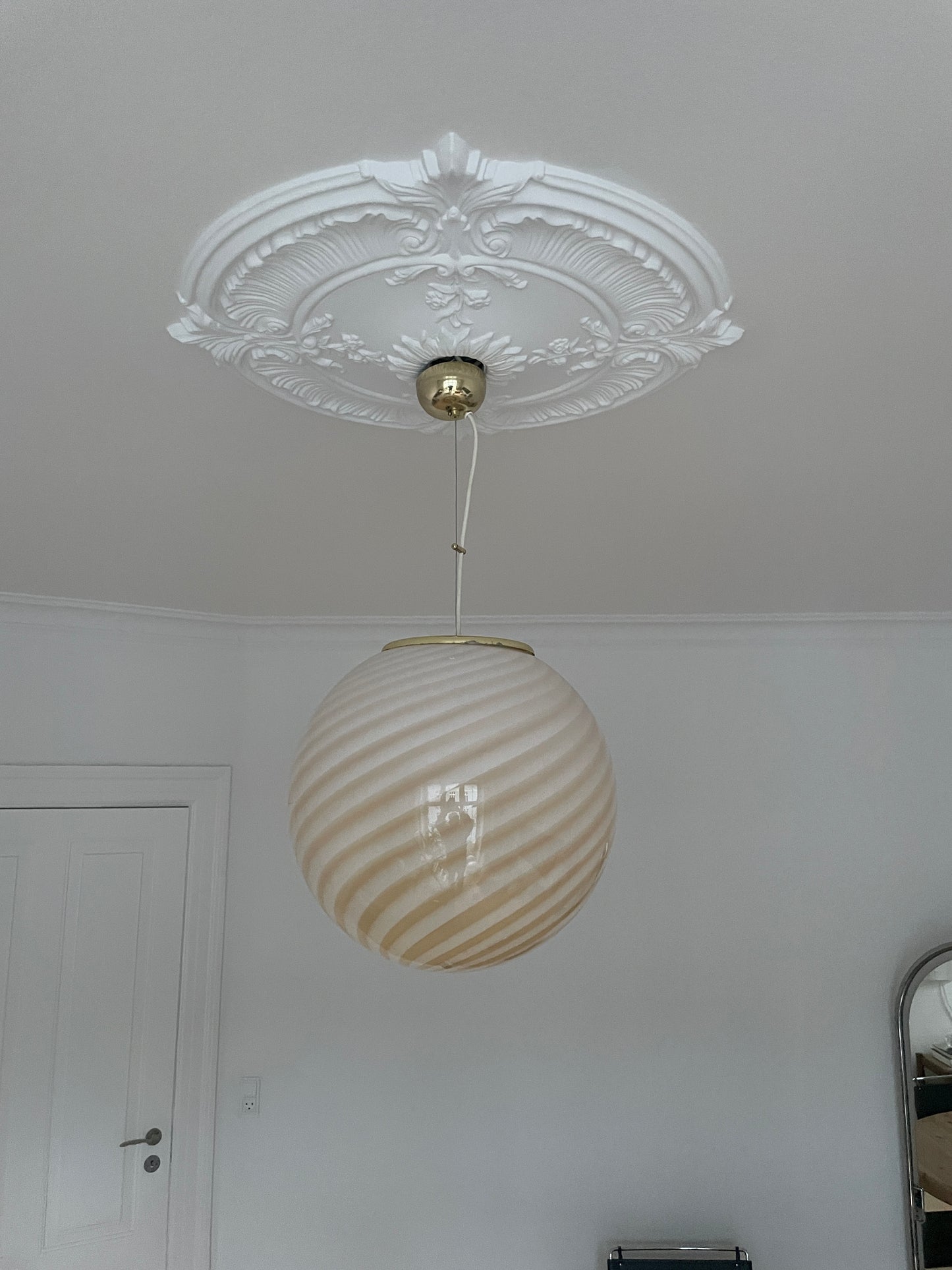 Stor Murano pendel m. gul swirl, 40 cm