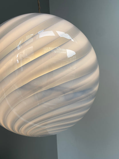 Stor Murano pendel med blå swirl, 40 cm