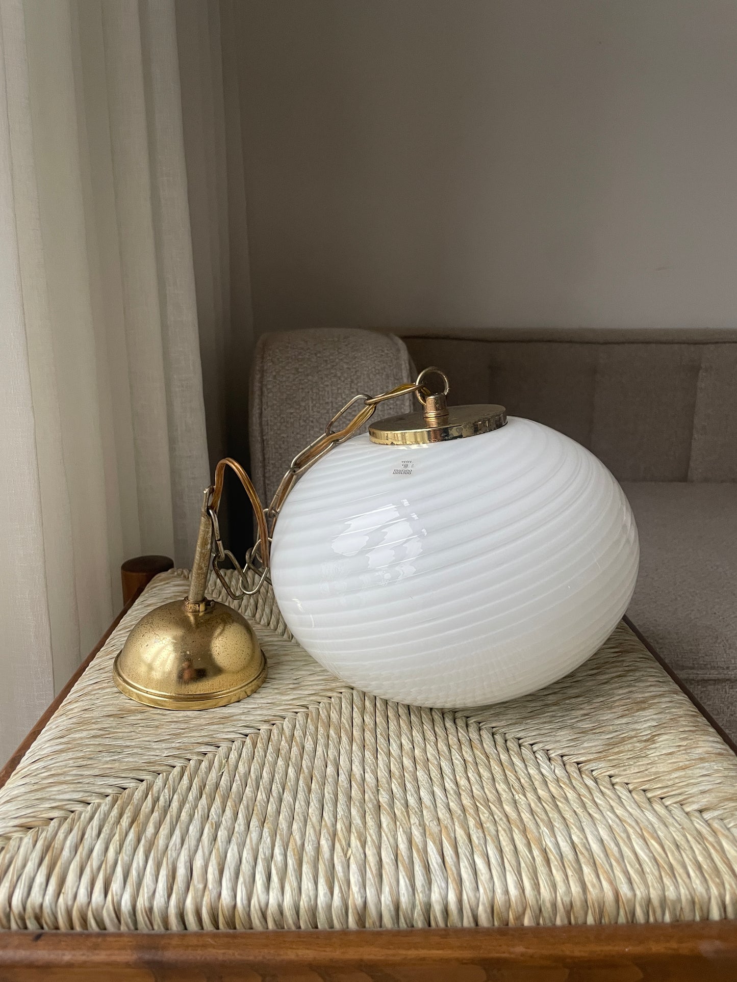 Murano oval pendel med klassisk hvid swirl og original sticker, 21 cm, et sæt