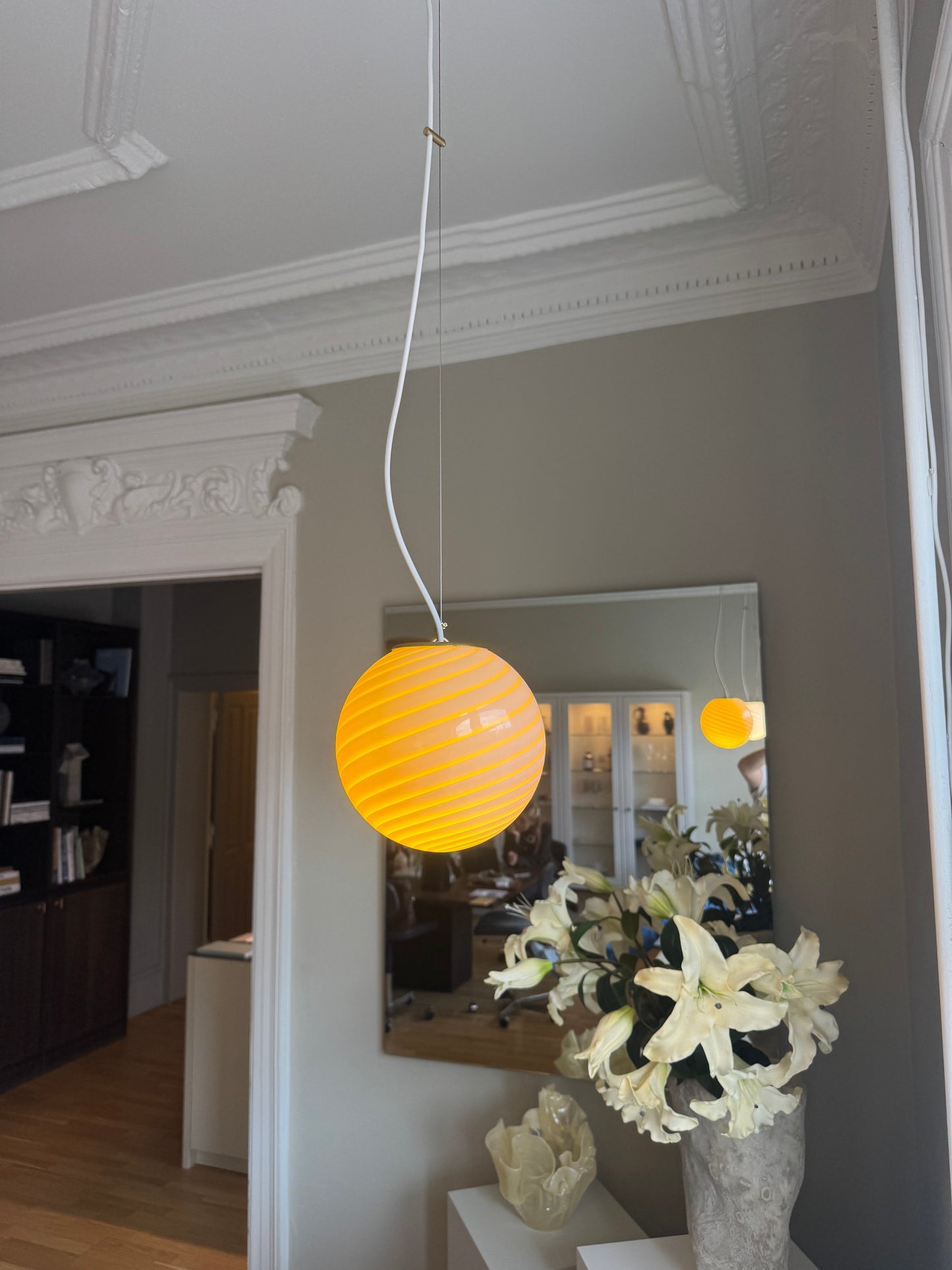 Karamel farvet loftlampe med swirl i rund form, 20 cm