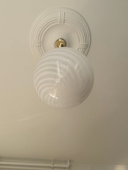 Murano pendant in white swirl and beautiful brass top, 35 cm