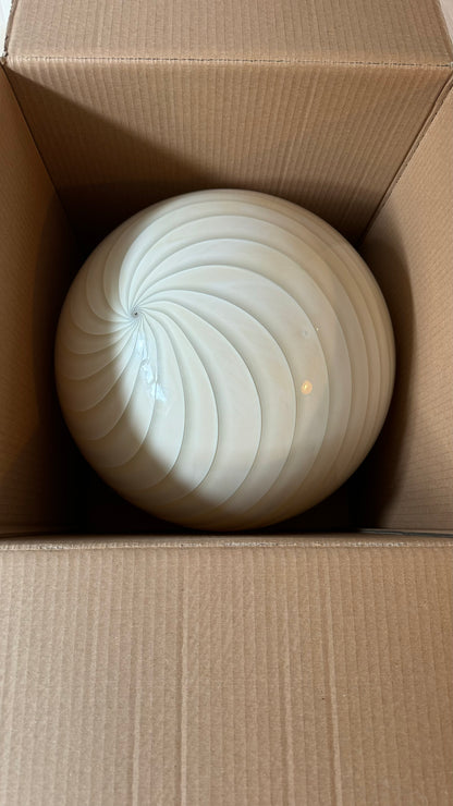 Murano round cream-colored pendant with classic swirl, 40 cm