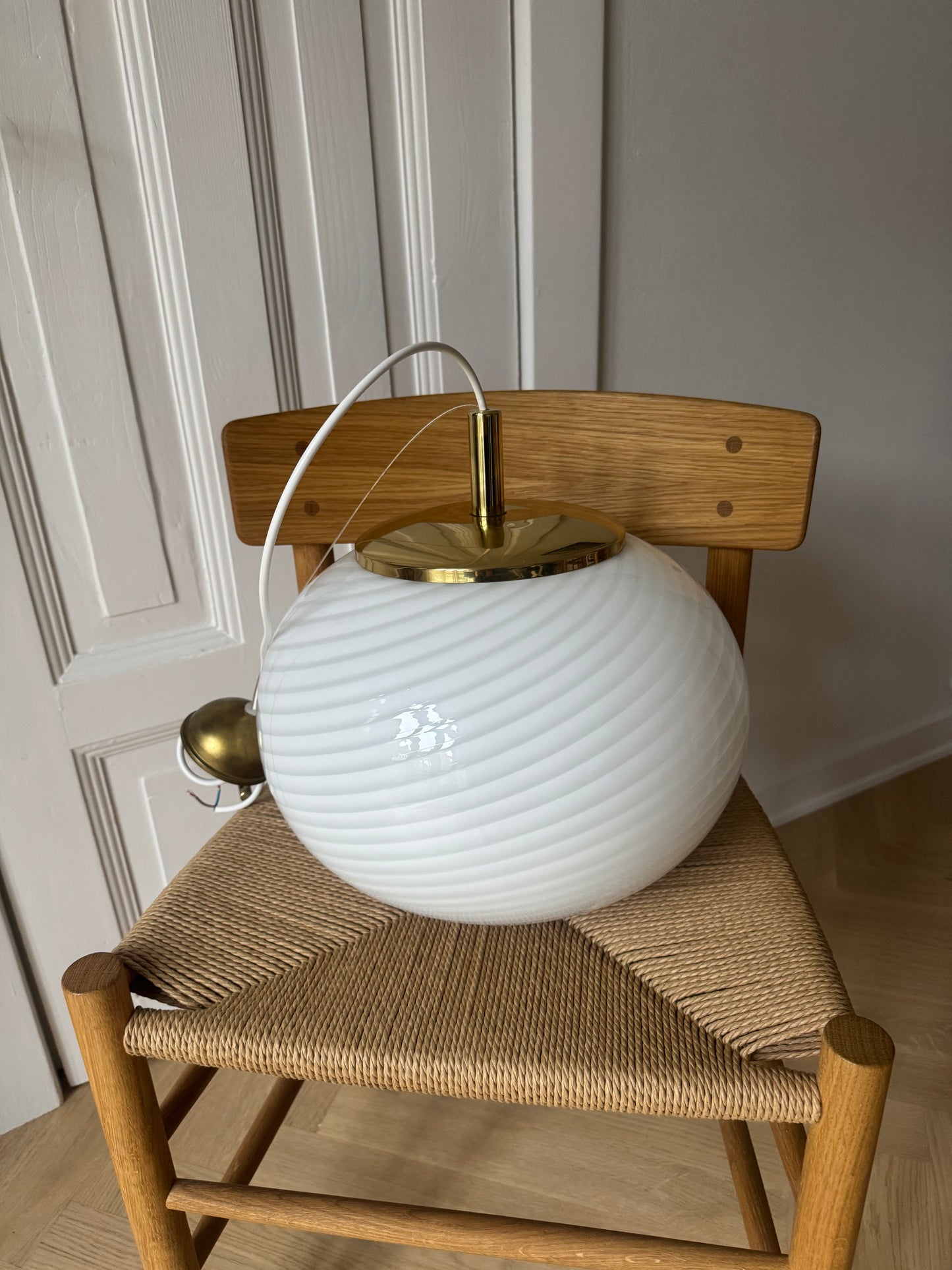 Vintage Murano pendant in white swirl, 36 cm