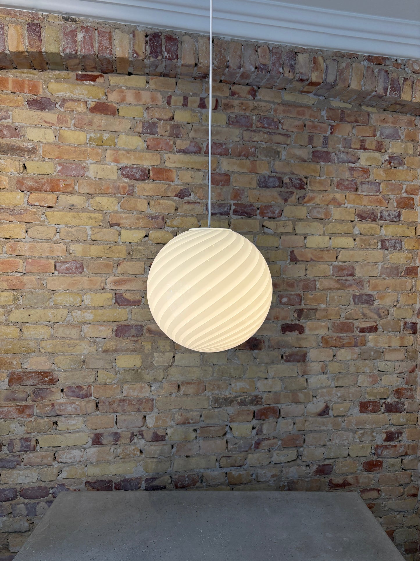 White Murano swirl pendant, 30 cm