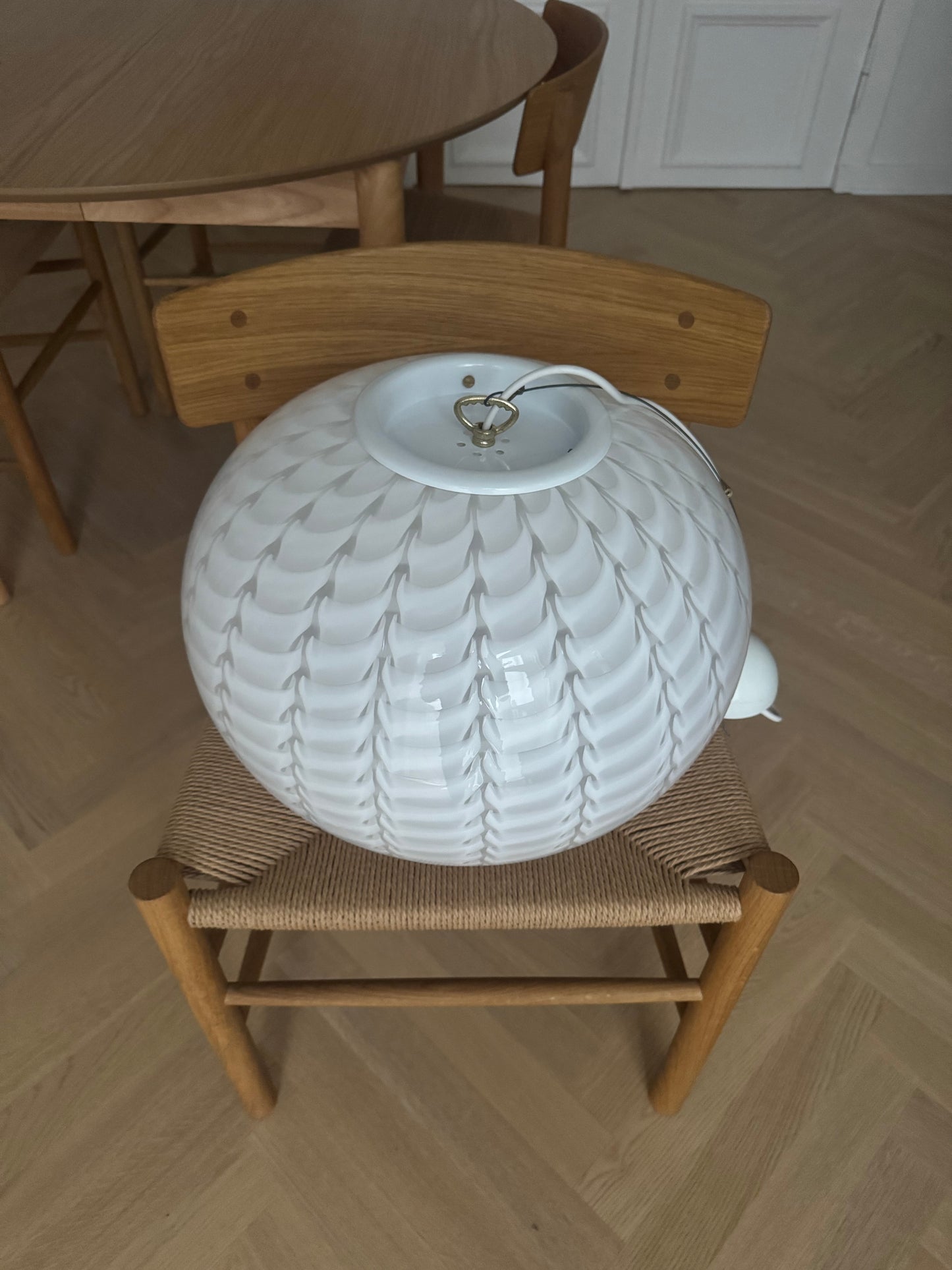 Vintage Murano pendant with peacock swirl, 43 cm