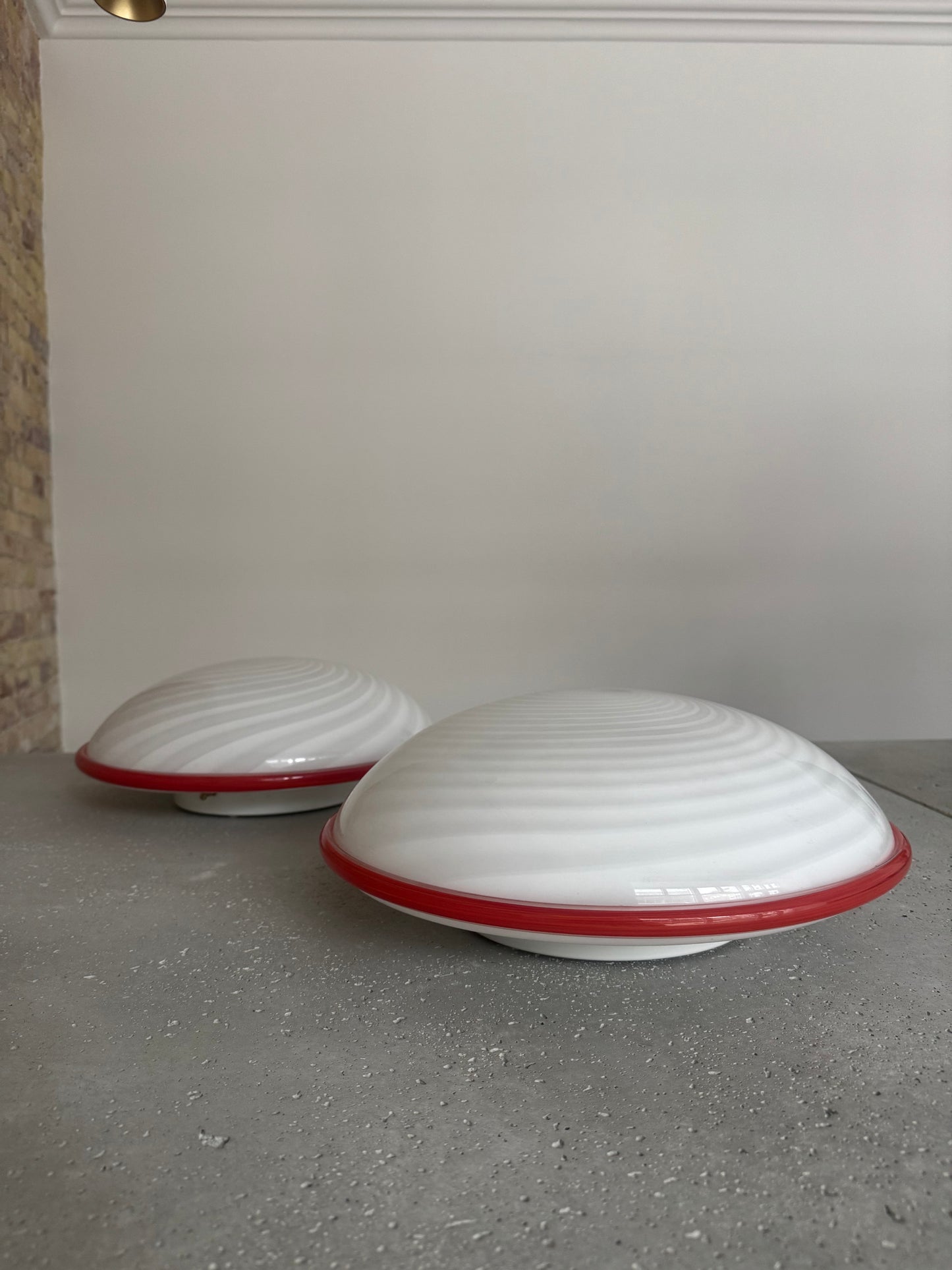 Beautiful Murano ceiling lamp with white swirl and red edge, 40 cm