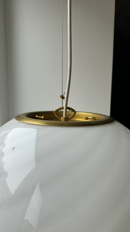 Murano pendant light round in classic white swirl, 40 cm