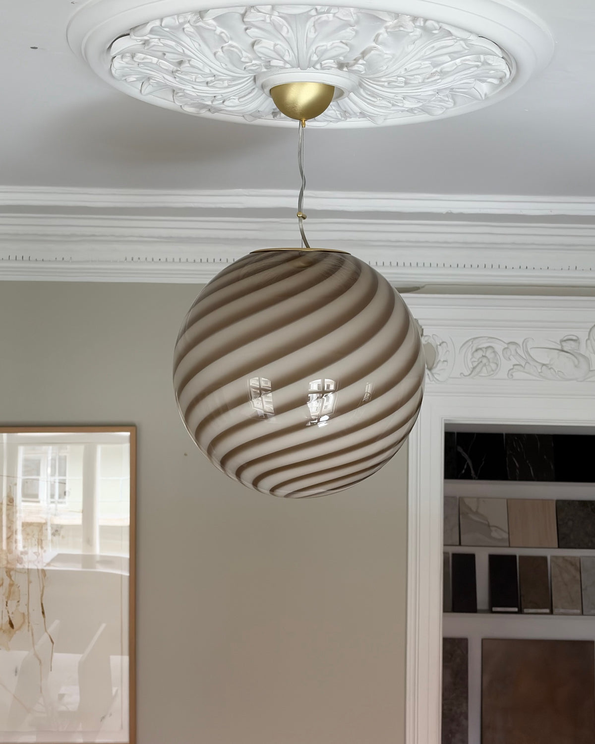Murano loftlampe i grå og brun swirl, 40 cm