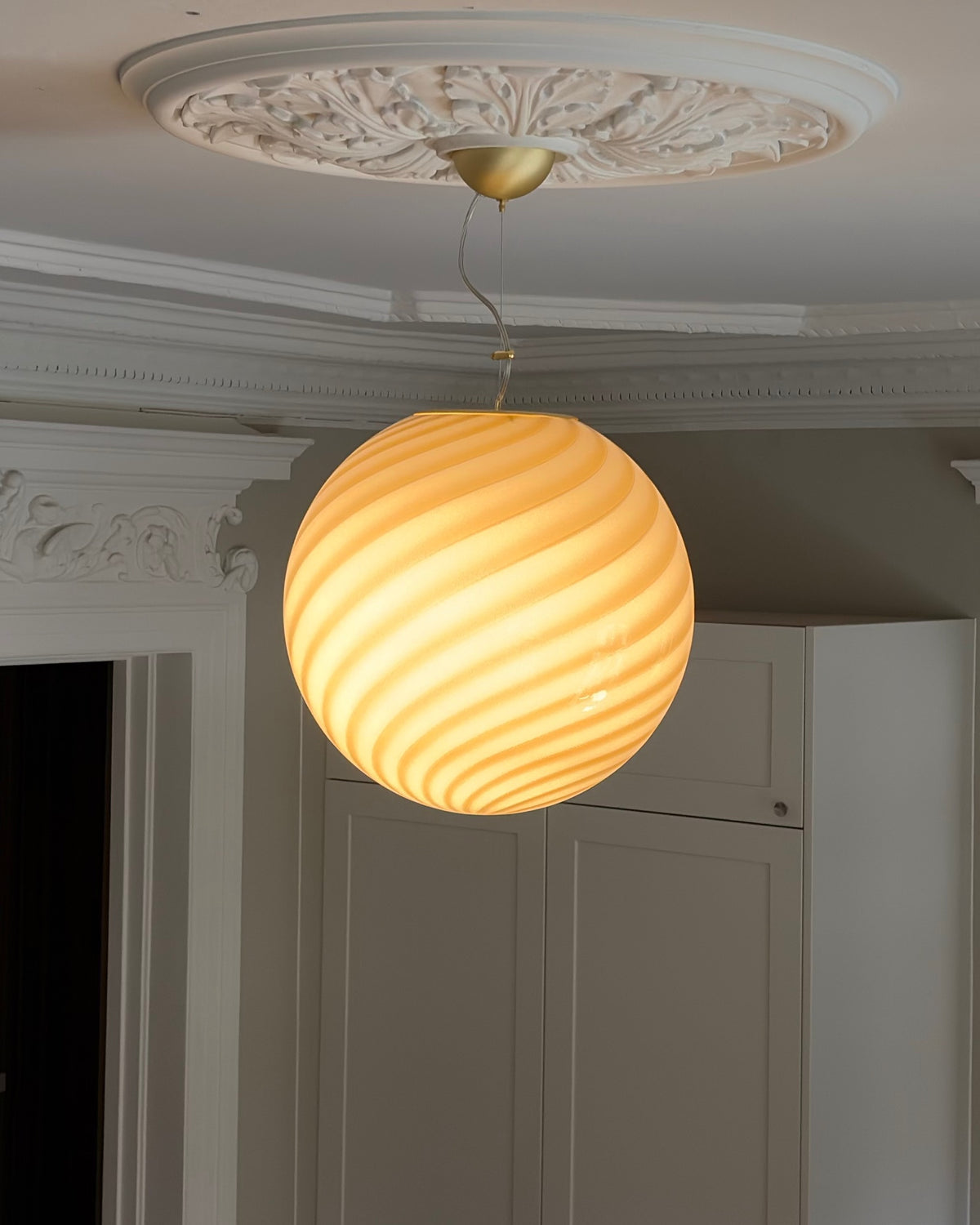 Murano loftlampe i grå og brun swirl, 40 cm
