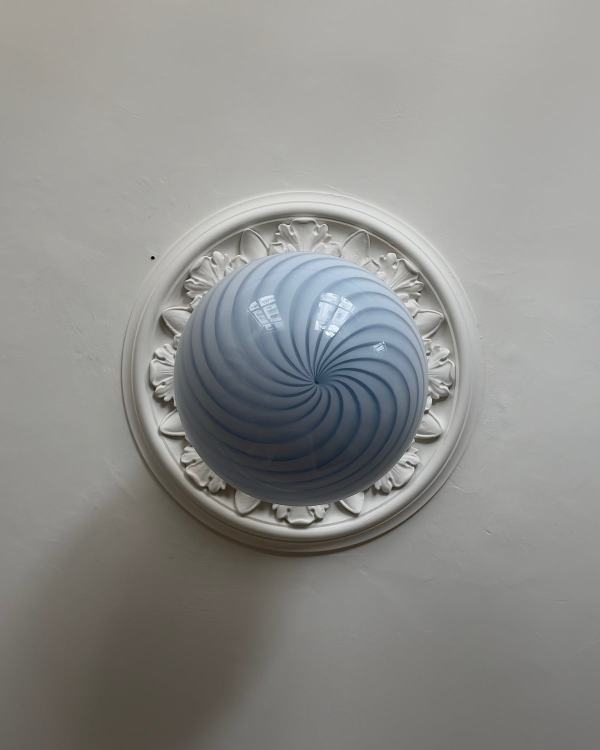Murano loftlampe i lyseblå swirl, 40 cm