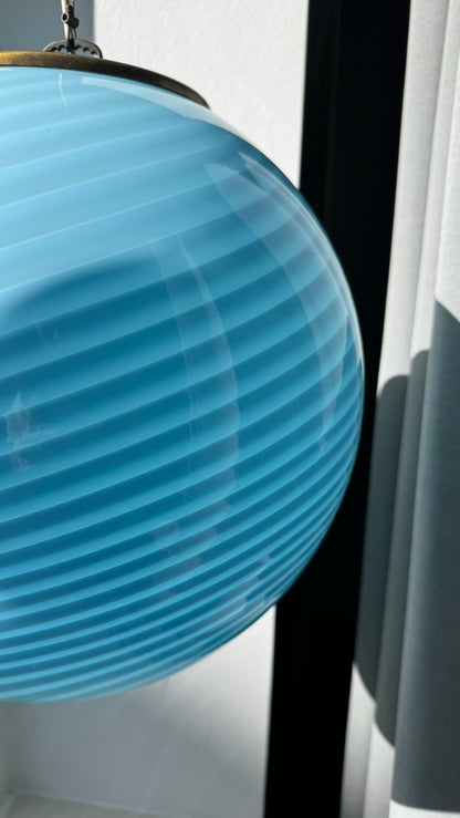 Murano round pendant with blue swirl and brass top, 40 cm