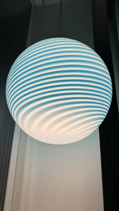 Murano round pendant with blue swirl and brass top, 40 cm