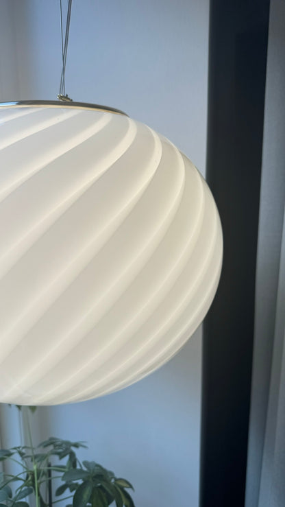 Murano oval pendant with white classic swirl, 40 cm